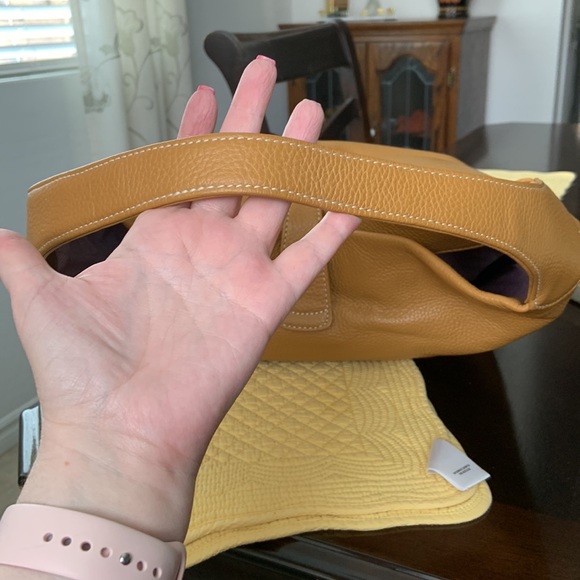 Dooney & Bourke Pebble Logo Lock Large Sac in natural. - Picture 13 of 15